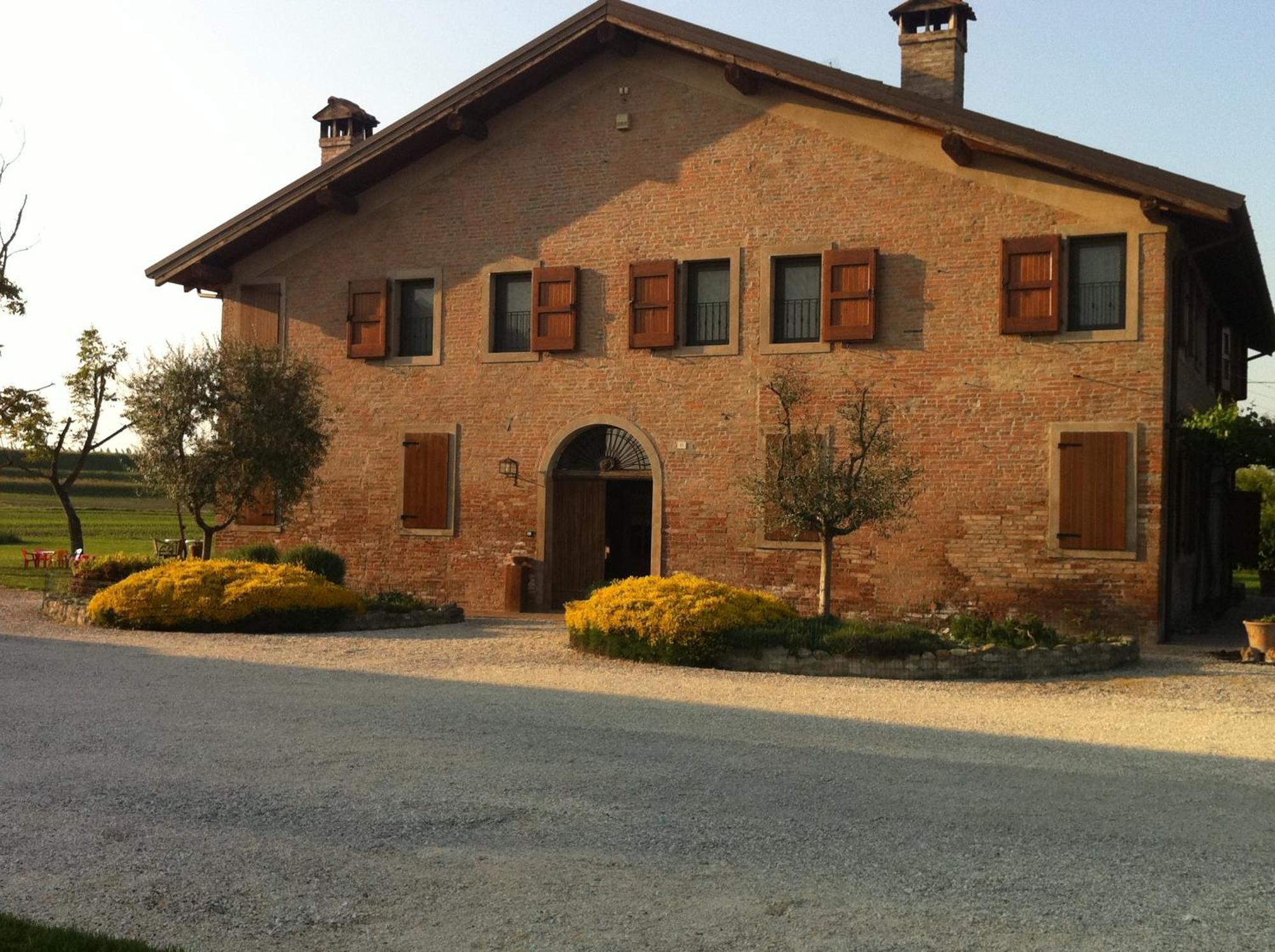 Agriturismo La Cascinetta Пьеве-ди-Ченто Экстерьер фото